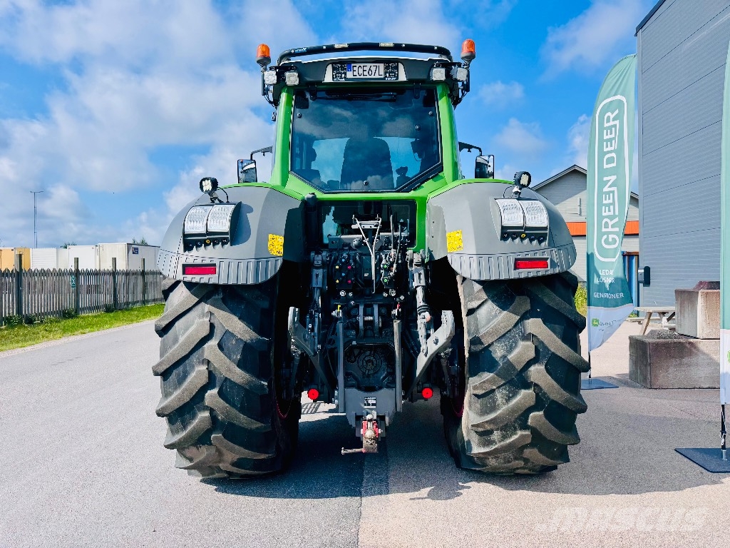 Fendt 828 S4 Profi Plus Трактори