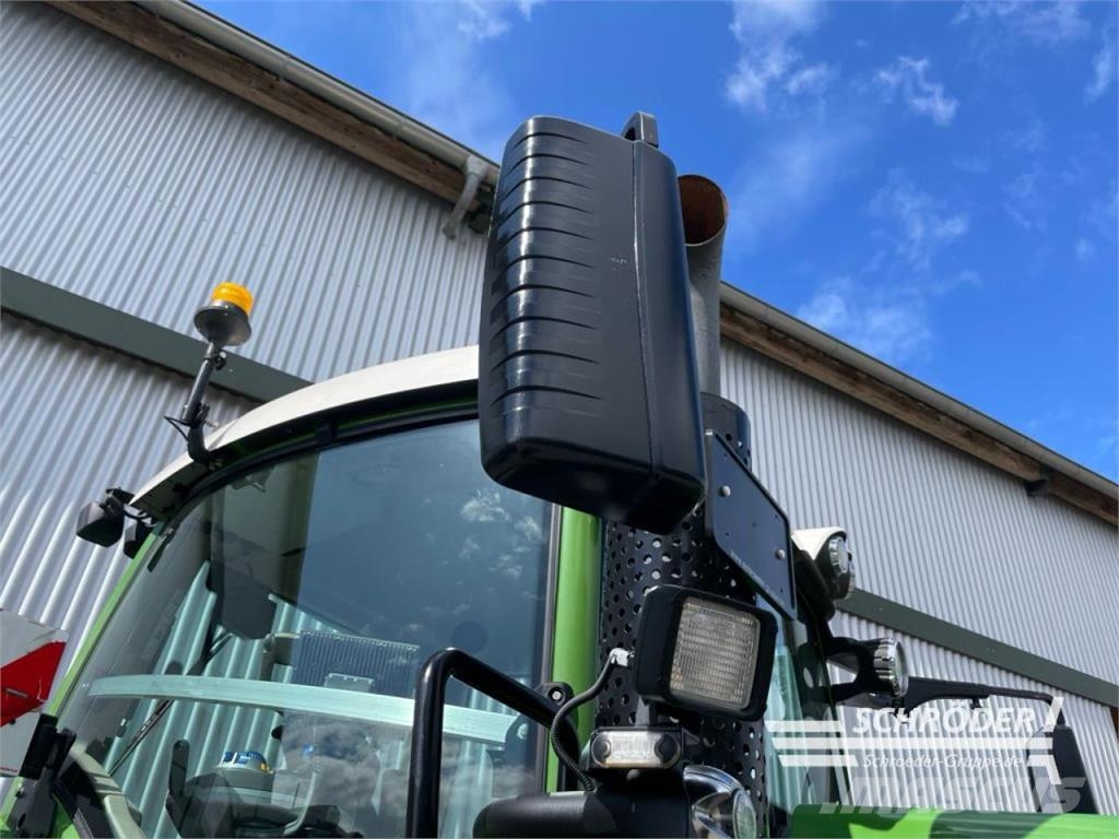 Fendt 828 VARIO S4 PROFI PLUS Трактори