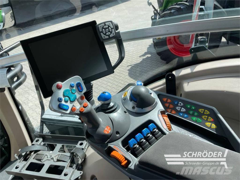Fendt 828 VARIO S4 PROFI PLUS Трактори