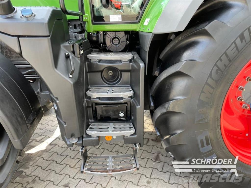 Fendt 828 VARIO S4 PROFI PLUS Трактори
