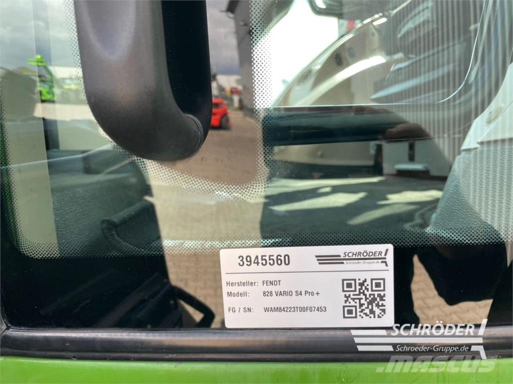 Fendt 828 VARIO S4 PROFI PLUS Трактори