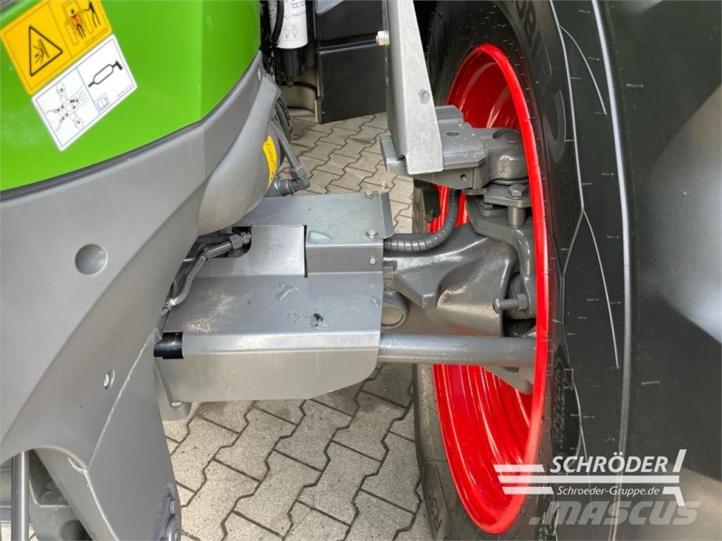 Fendt 828 VARIO S4 PROFI PLUS Трактори