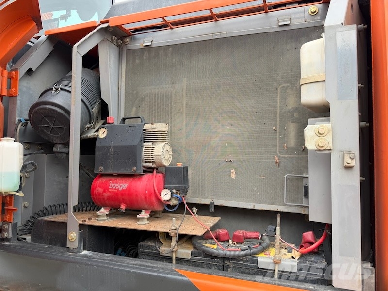 Hitachi ZX 180 LC-5 Bageri guseničari