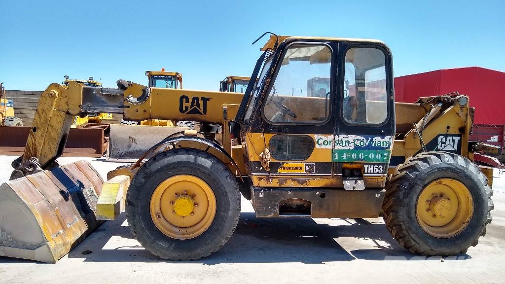 CAT TH63 Carretillas telescópicas
