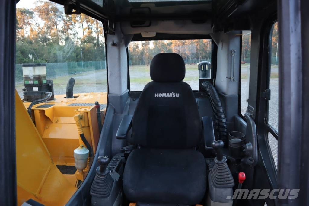 Komatsu PC138US-8 Escavadeiras de esteiras