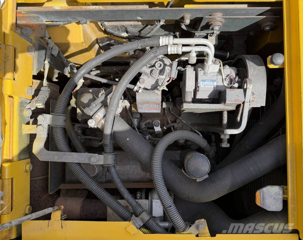 Komatsu PC138US-8 Escavadeiras de esteiras