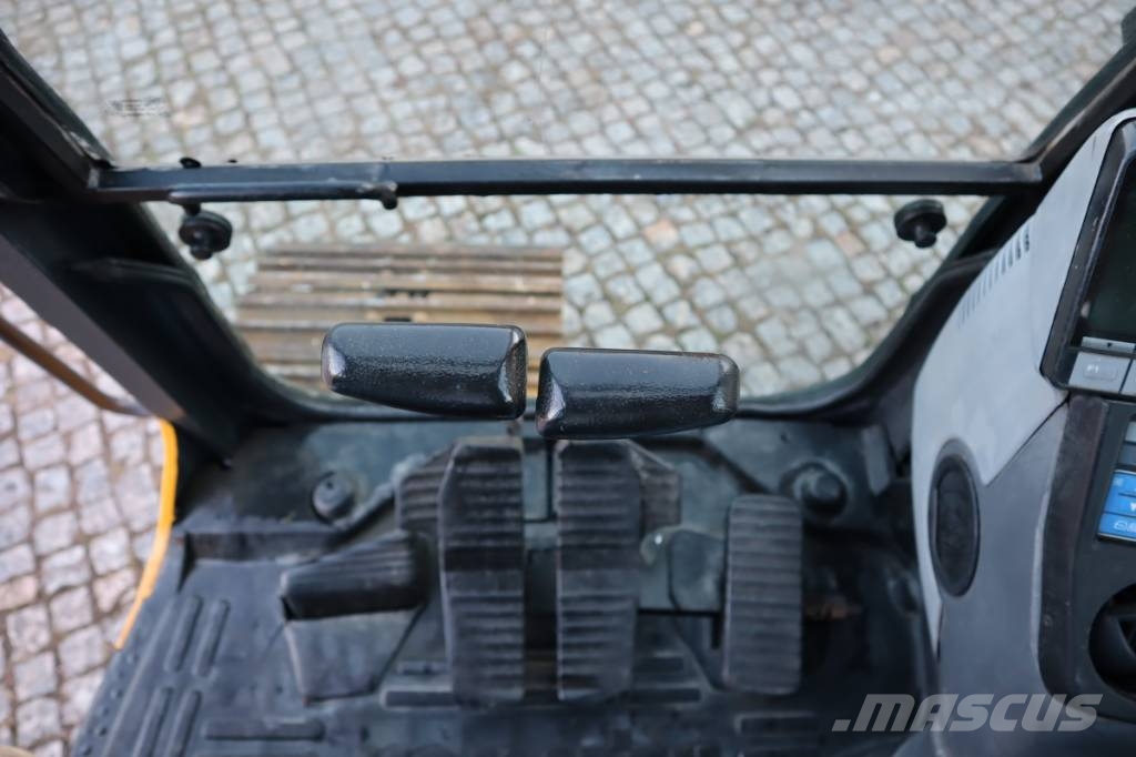 Komatsu PC138US-8 Escavadeiras de esteiras