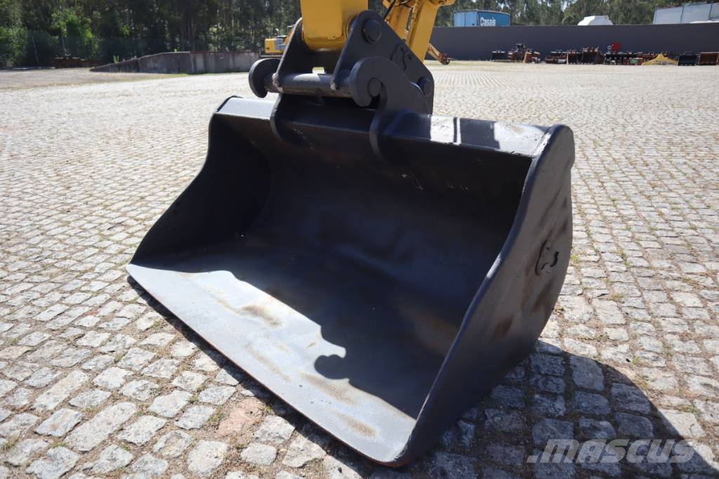 Komatsu PC138US-8 Escavadeiras de esteiras