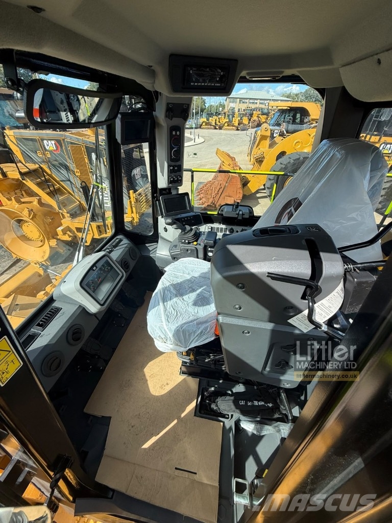 CAT 825 Kompaktorji tal