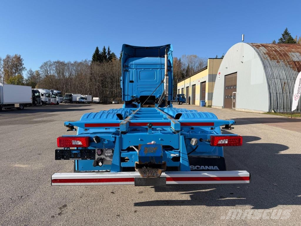 Scania R730 8X4*4 EURO6 + RETARDER + HYDRAULIC PUMP + BDF Kontejnerski kamioni
