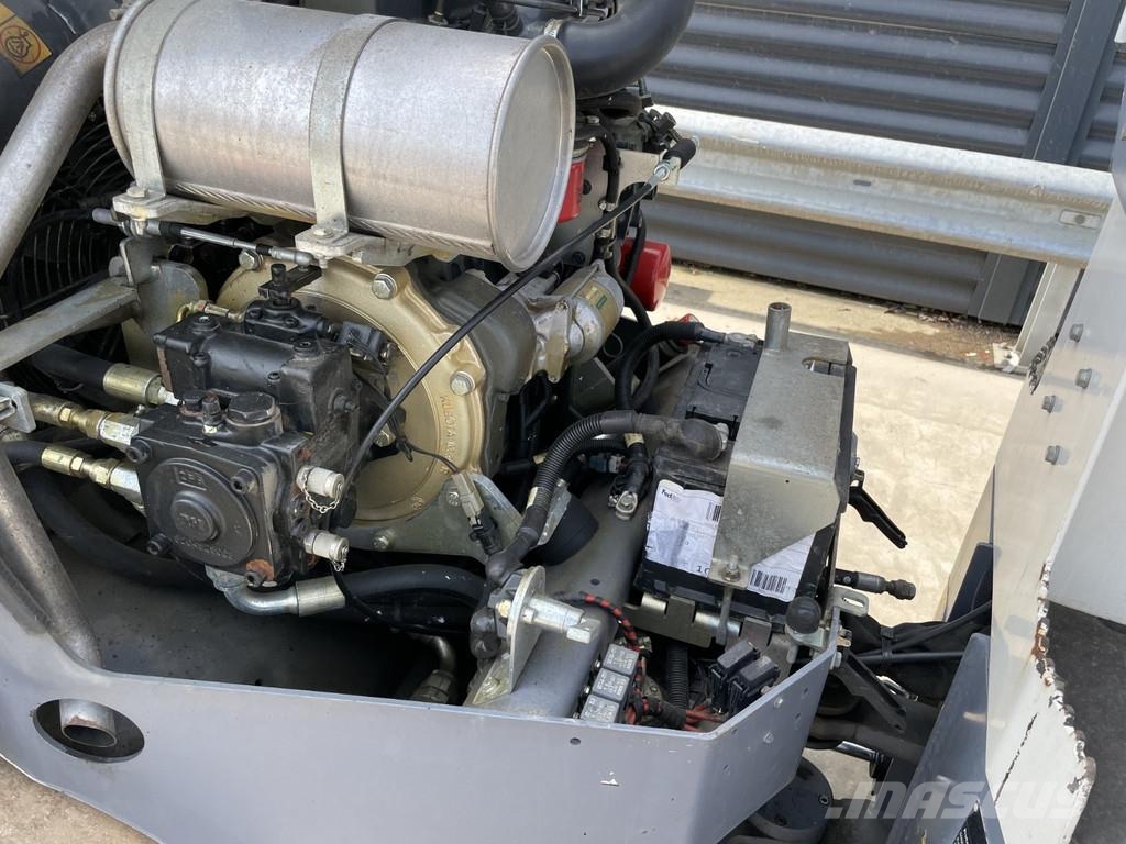 Dynapac CC1200C Kombinované válce