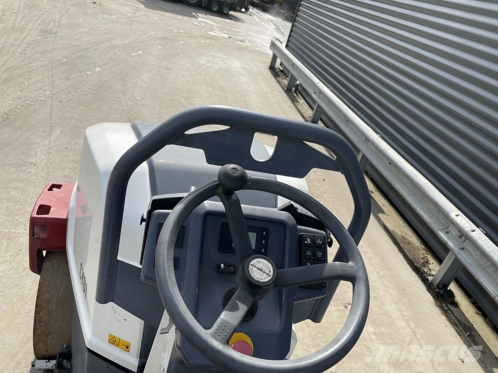 Dynapac CC1200C Kombinované válce