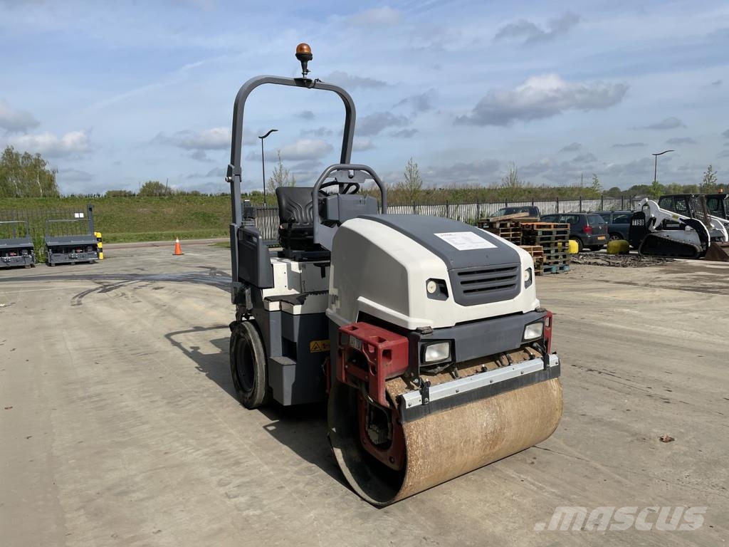Dynapac CC1200C Kombinované válce