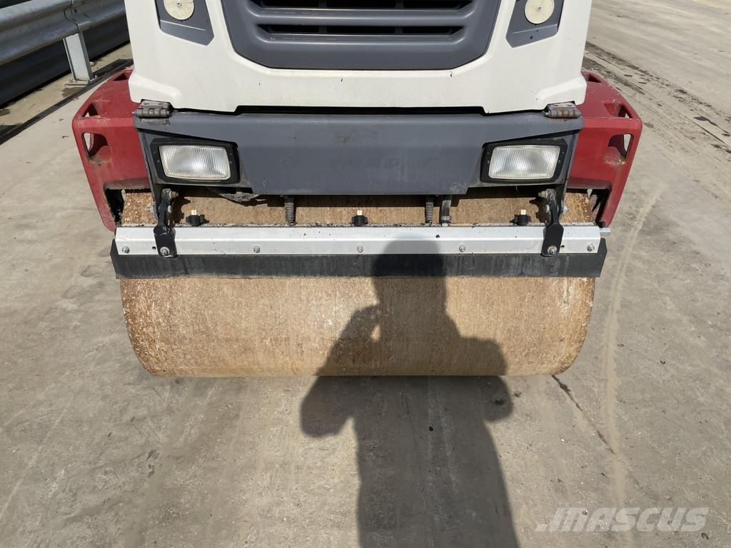 Dynapac CC1200C Kombinované válce