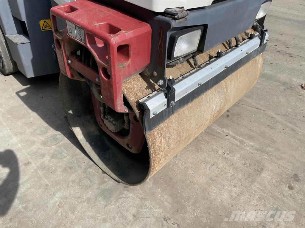 Dynapac CC1200C Kombinované válce