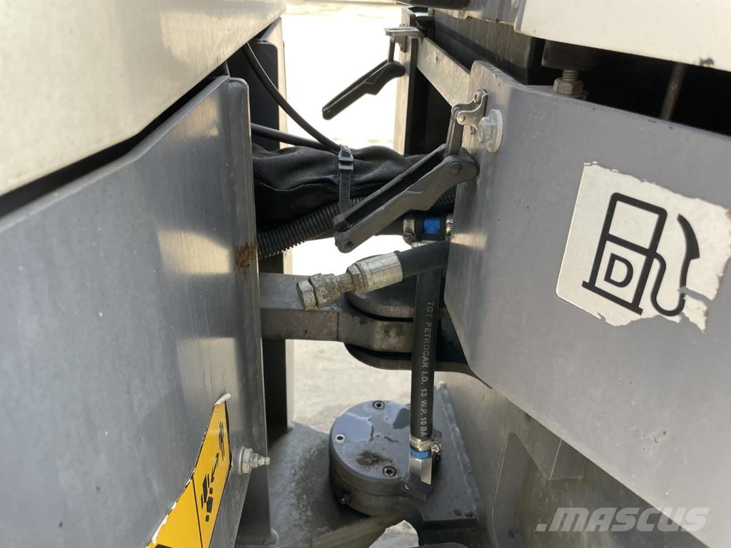 Dynapac CC1200C مداحل مزدوجة