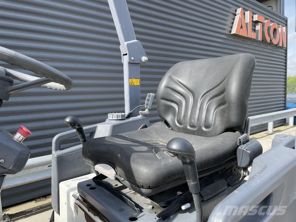 Dynapac CC1200C Kombinované válce