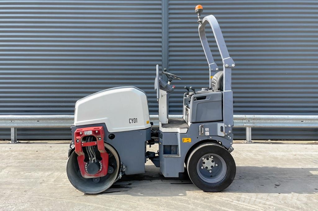 Dynapac CC1200C Kombinované válce
