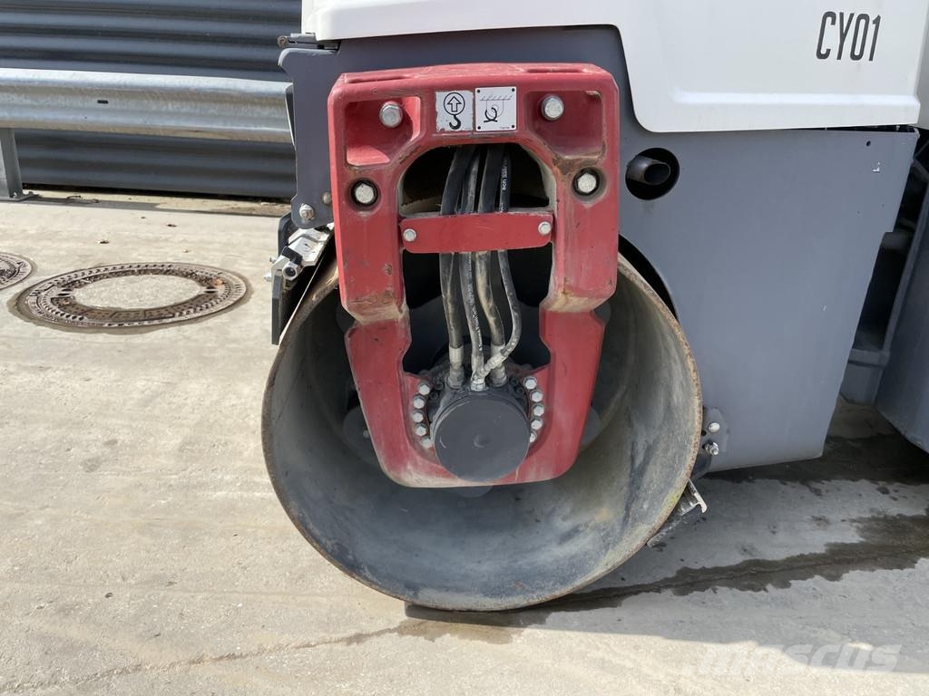 Dynapac CC1200C Kombinované válce