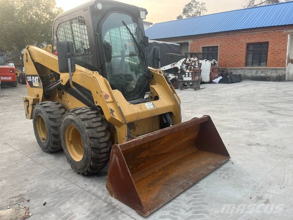 CAT 236 D スキッドステアローダー