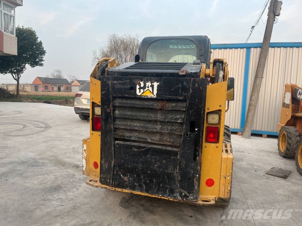 CAT 236 D スキッドステアローダー