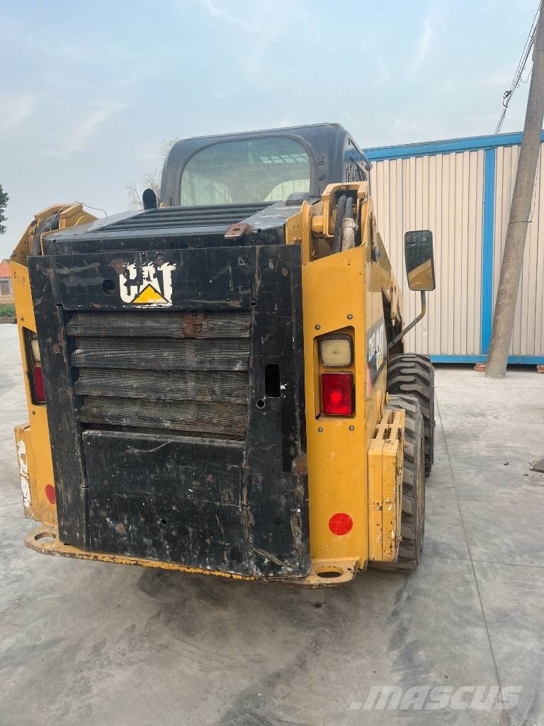 CAT 236 D スキッドステアローダー