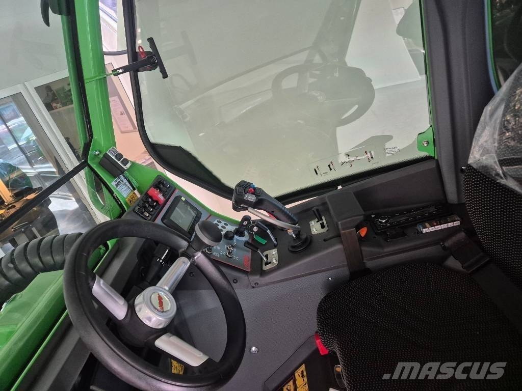 Avant 860 Black Edition Skid steer loaders