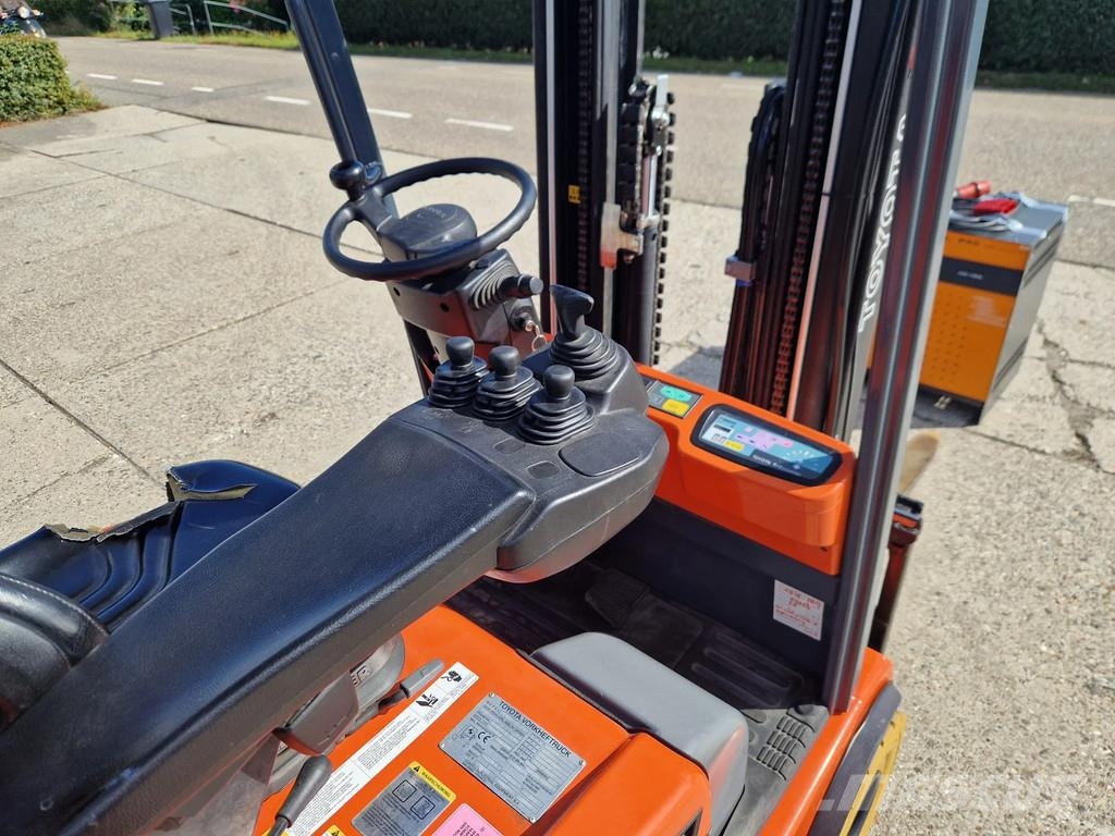 Toyota 1.5 ton elektrisch hefhoogte 5.00m, sideshift Elektrische heftrucks
