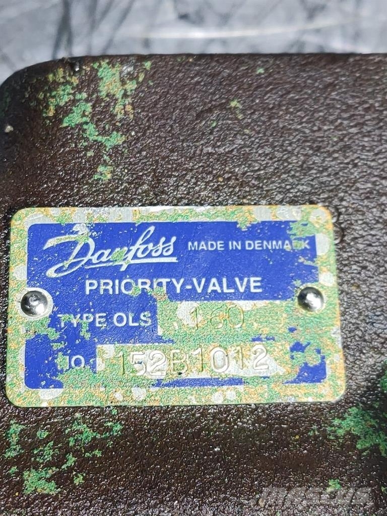 Hitachi W110A-Sauer Danfoss OLS160-152B1012-Priority valve Hydraulics