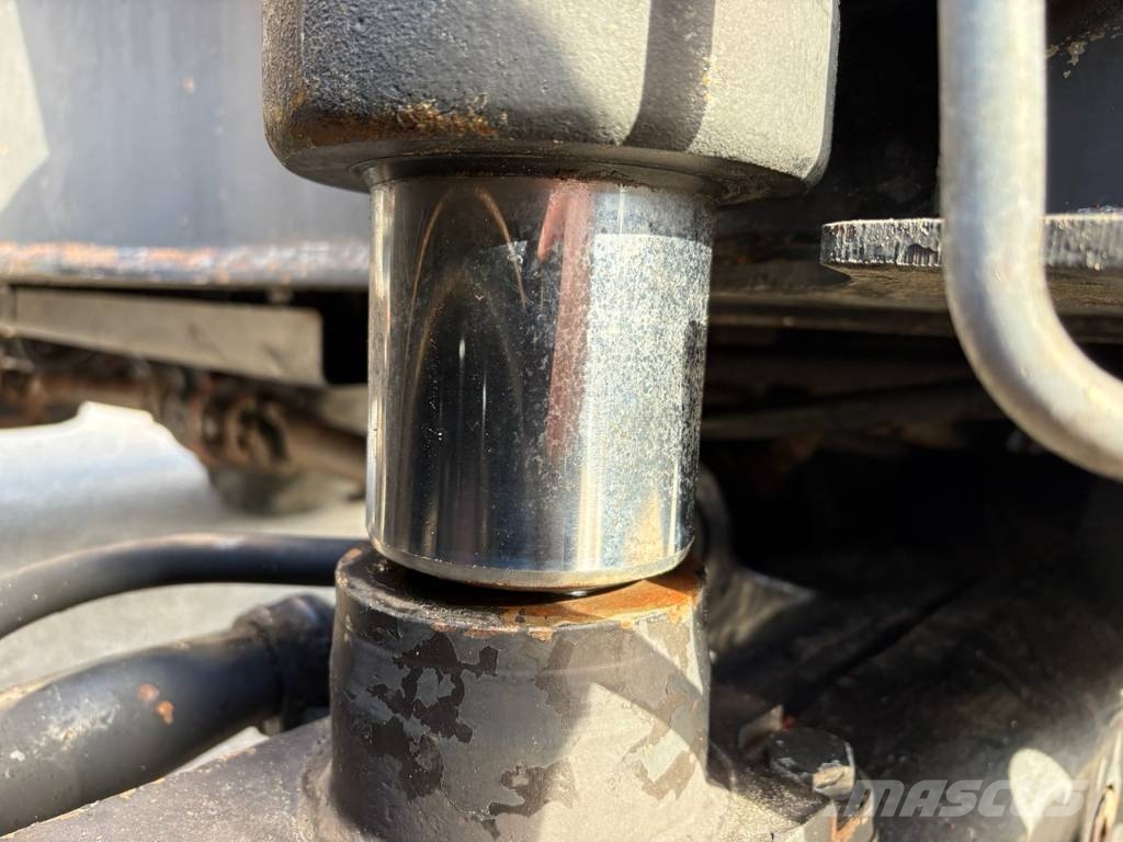 CAT M 312 Bagri na kolesih