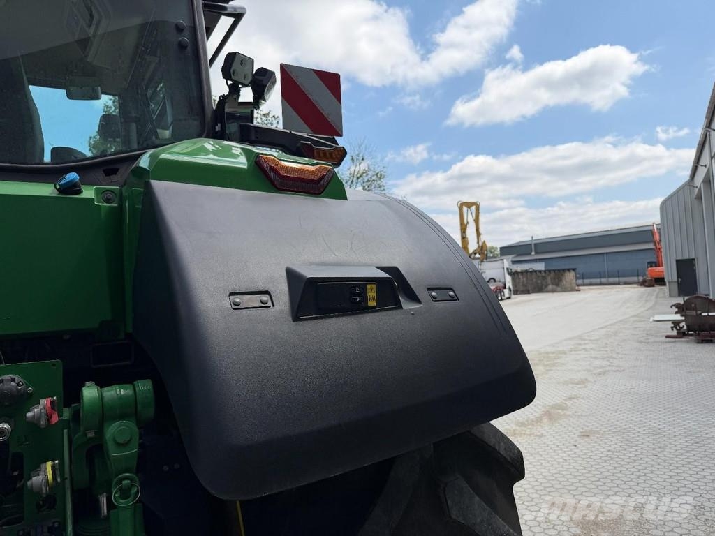 John Deere 8R 370 Trattori