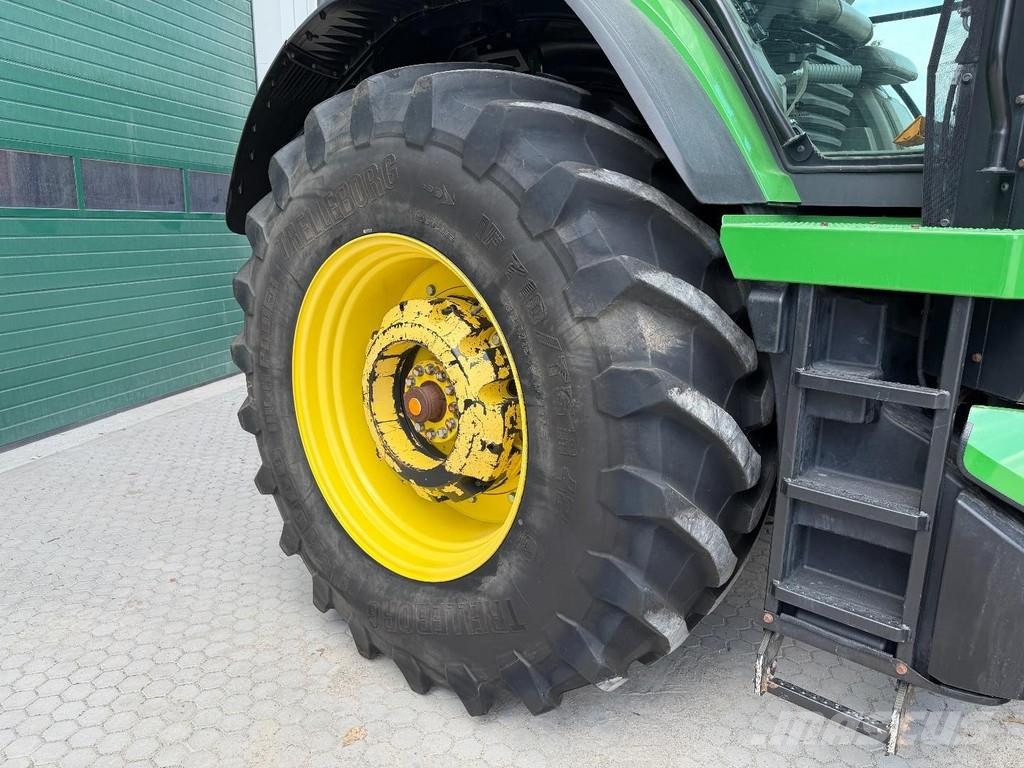 John Deere 8R 370 Trattori