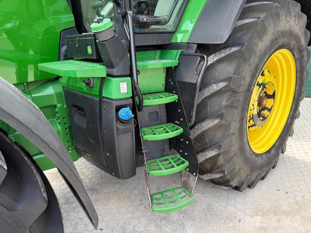 John Deere 8R 370 Trattori