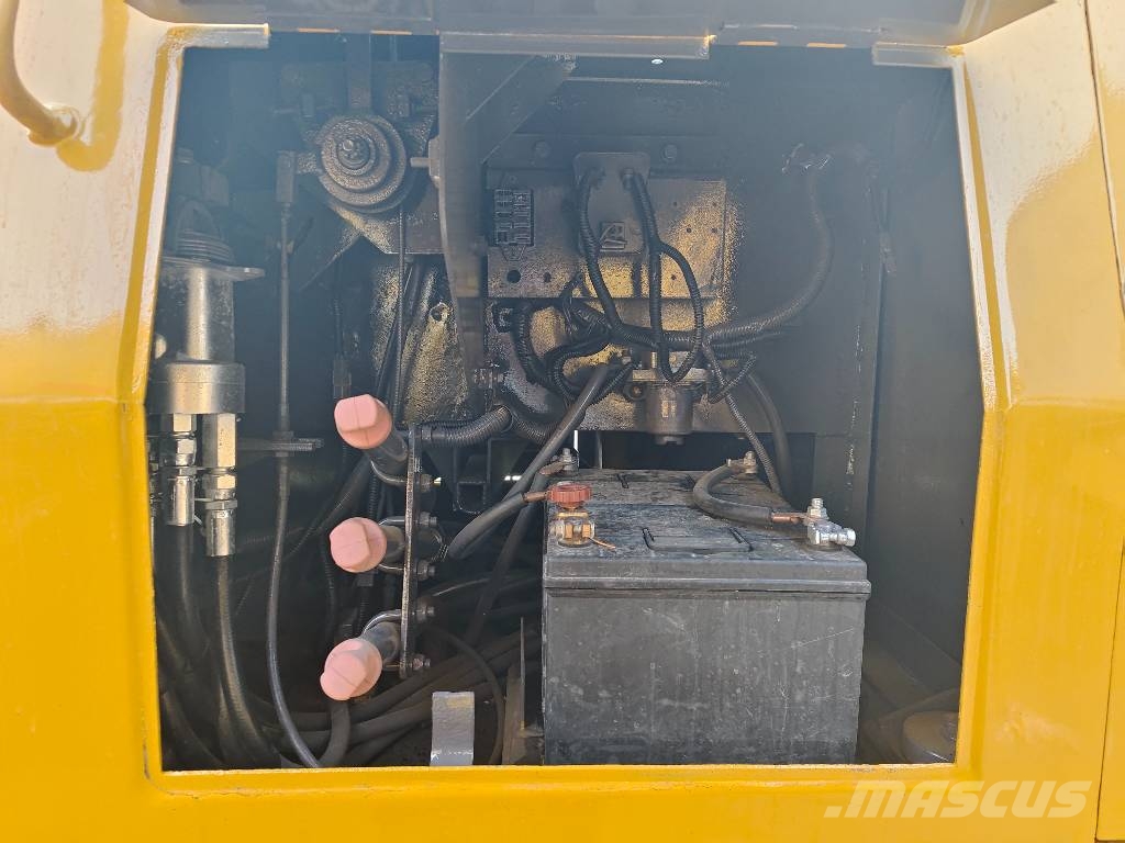 CAT D 5 K Buldožeri guseničari