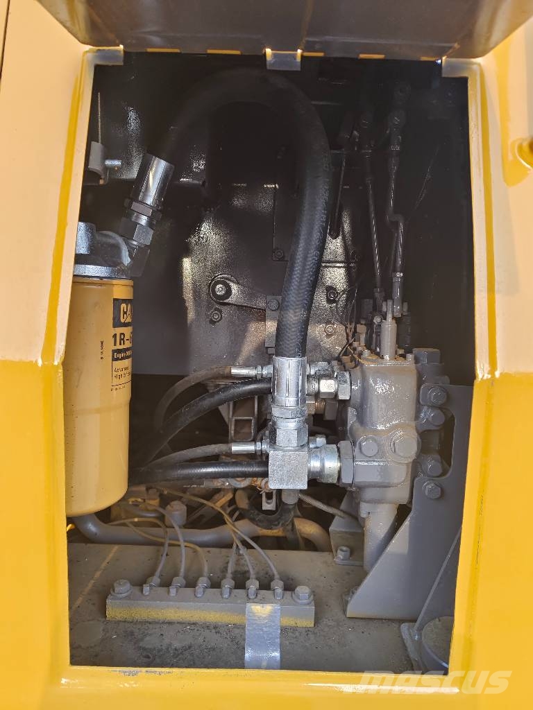 CAT D 5 K Buldožeri guseničari