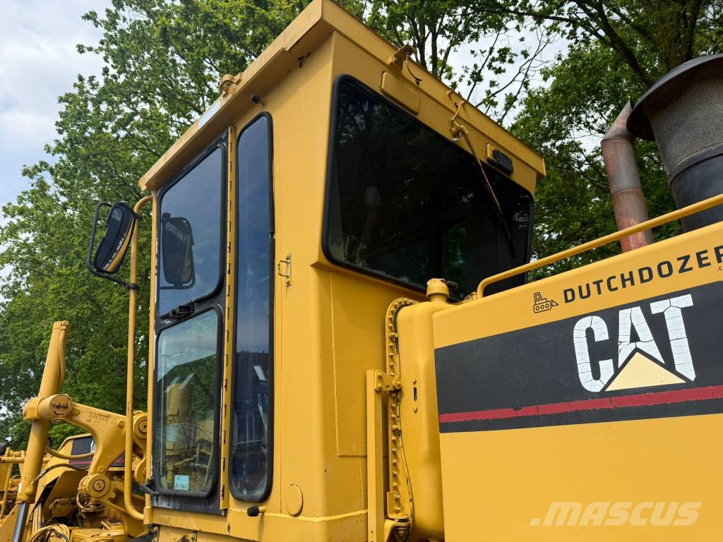 CAT 14H Niveleuse
