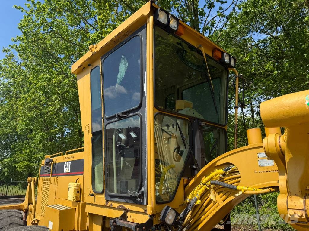 CAT 14H Niveleuse
