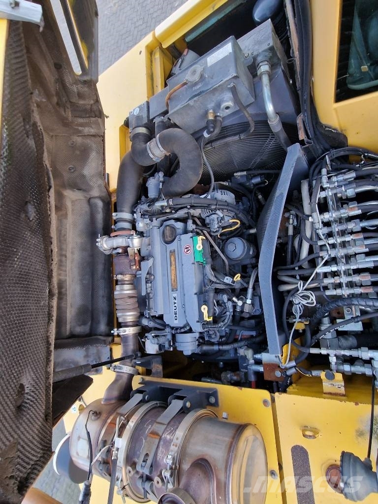 Atlas 1404 KZW حفارات بعجل