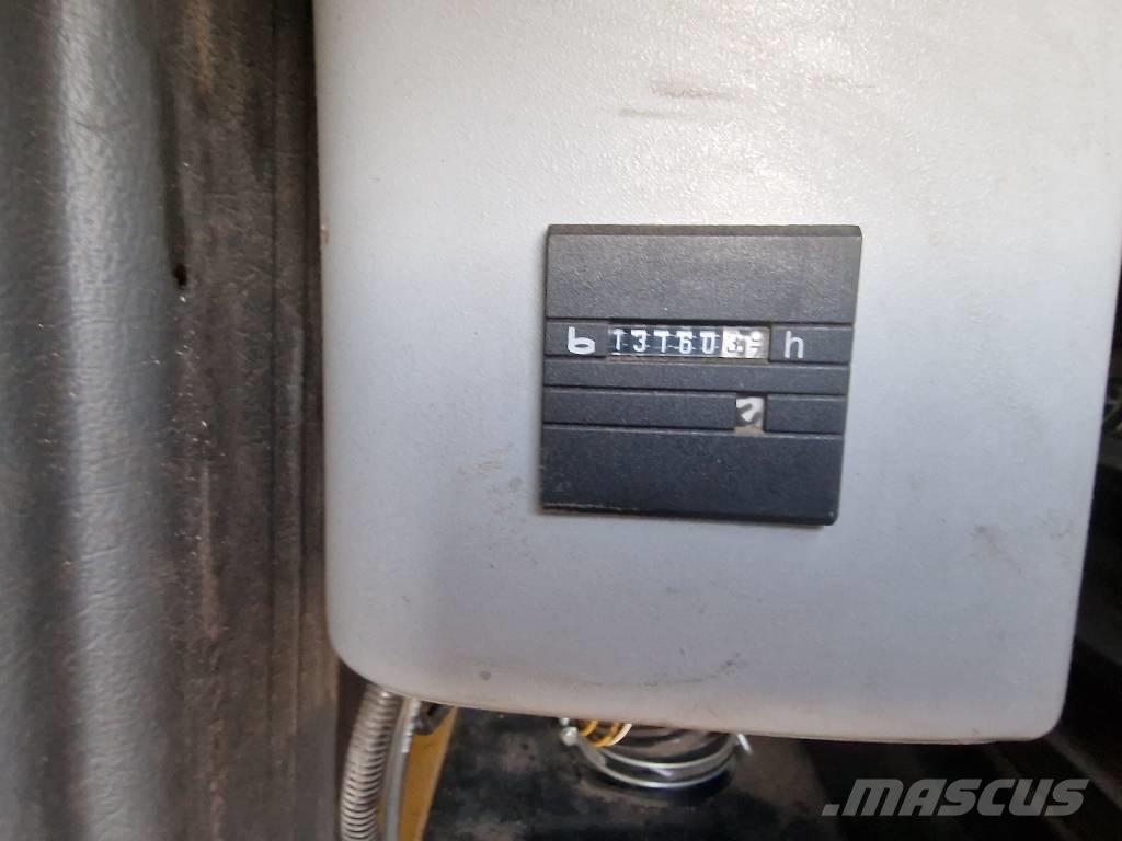 Atlas 1404 KZW حفارات بعجل