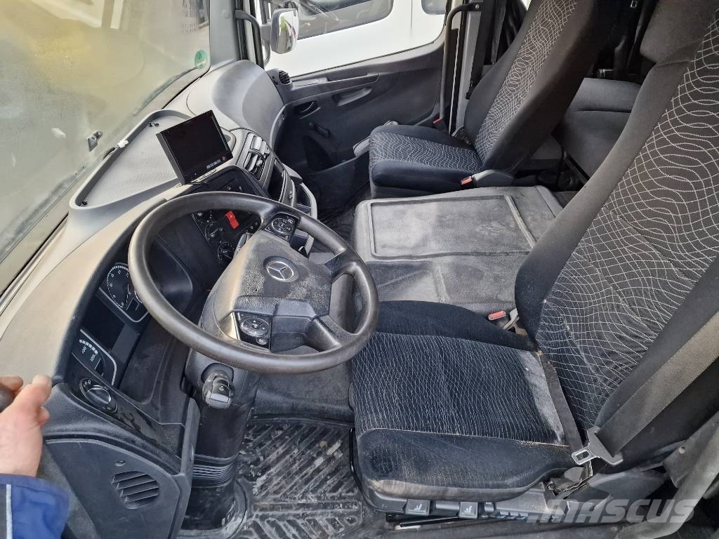 Atlas 1404 KZW حفارات بعجل