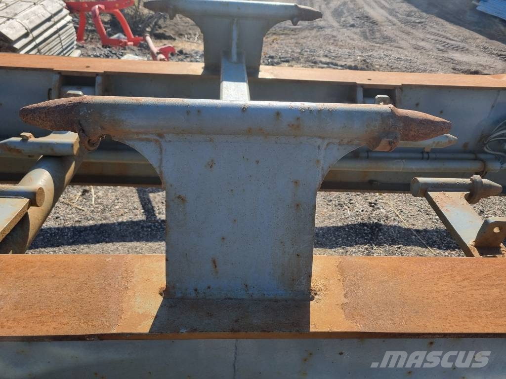 Mjölbysläpet SFL4-12.5-3 拆装式拖车