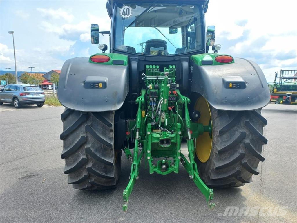 John Deere 6215R Tractores