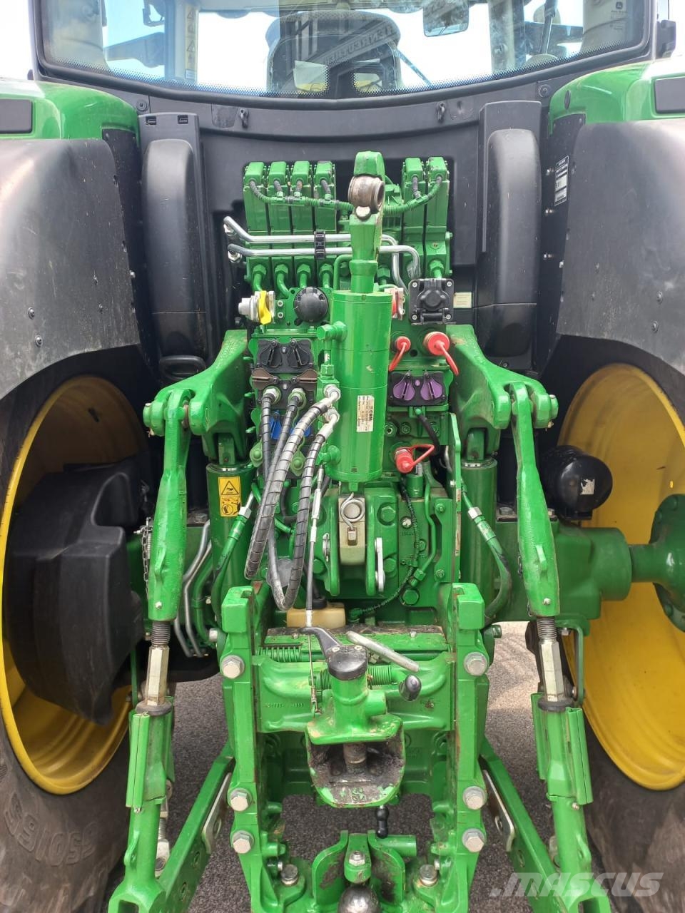 John Deere 6215R Tractores