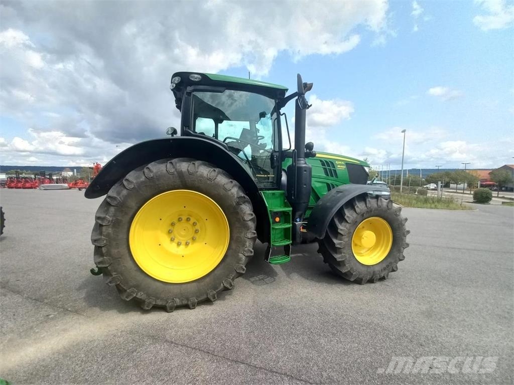 John Deere 6215R Tractores