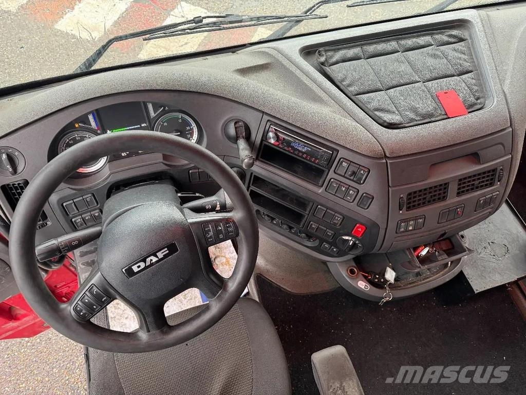 DAF XF 460 4X2 EURO 6 SKIRTS STANDAIRCO Nyergesvontatók