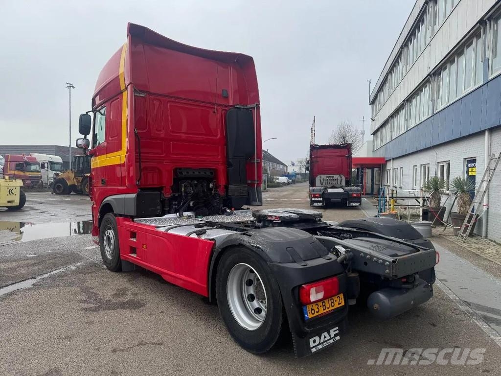 DAF XF 460 4X2 EURO 6 SKIRTS STANDAIRCO Nyergesvontatók