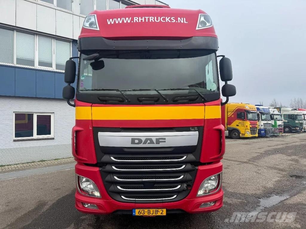 DAF XF 460 4X2 EURO 6 SKIRTS STANDAIRCO Nyergesvontatók