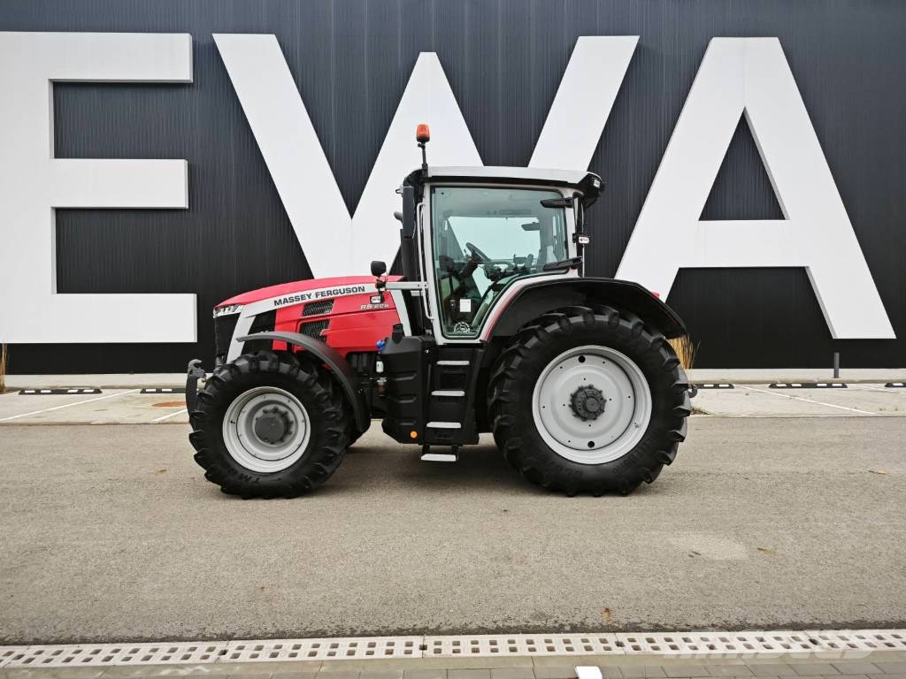 Massey Ferguson 8S.225 Traktori