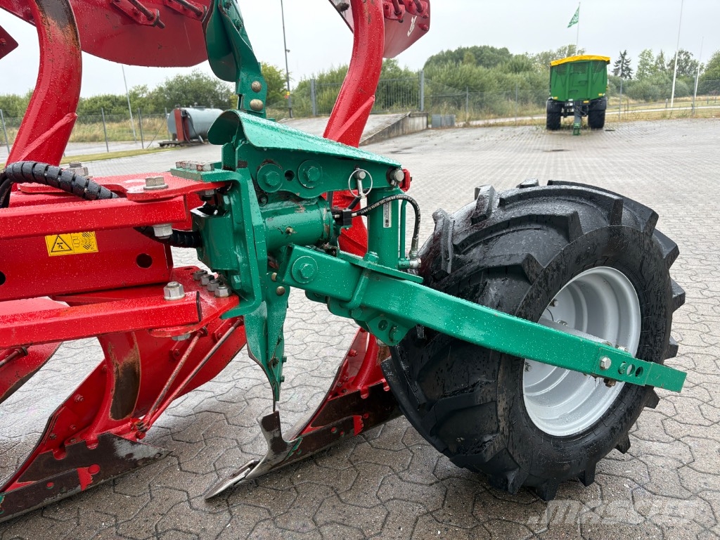 Kverneland 3300S Variomat Dvojstranné pluhy