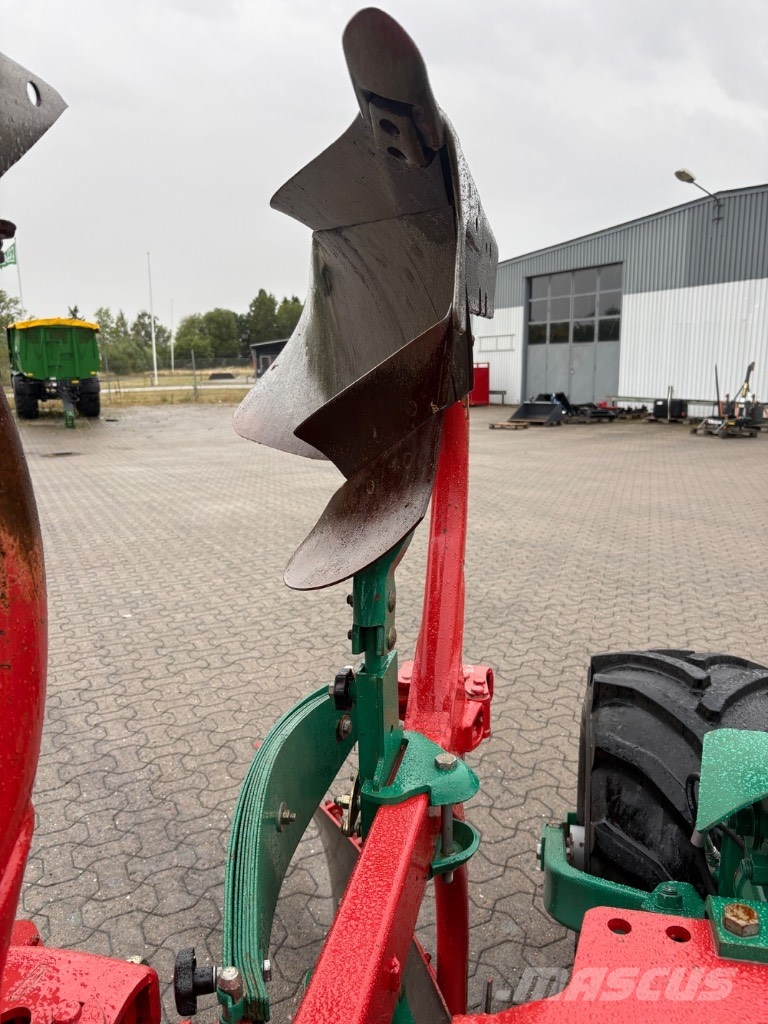 Kverneland 3300S Variomat Dvojstranné pluhy